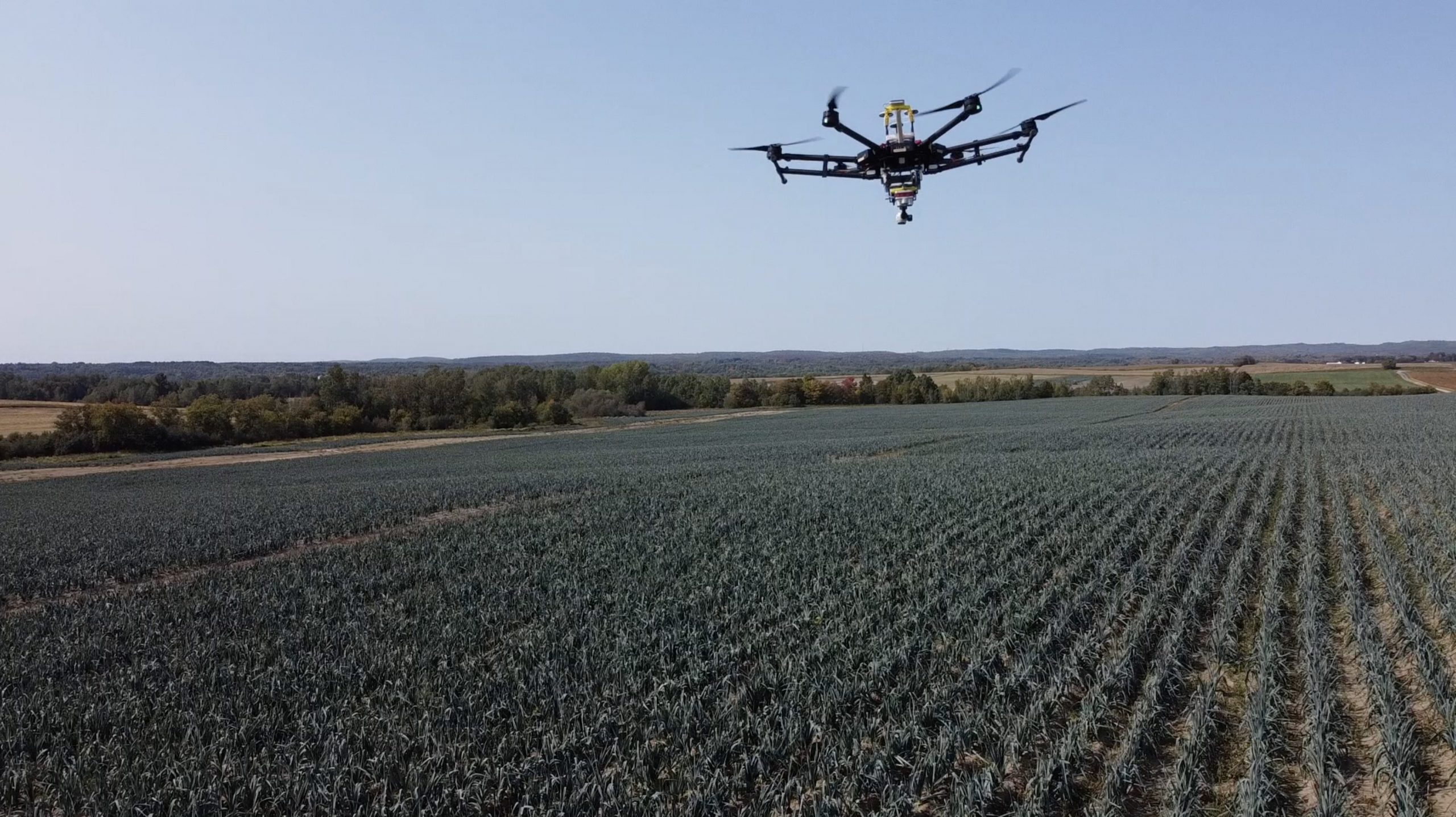 [VIDÉO] – Des drones arrivent dans les champs québécois